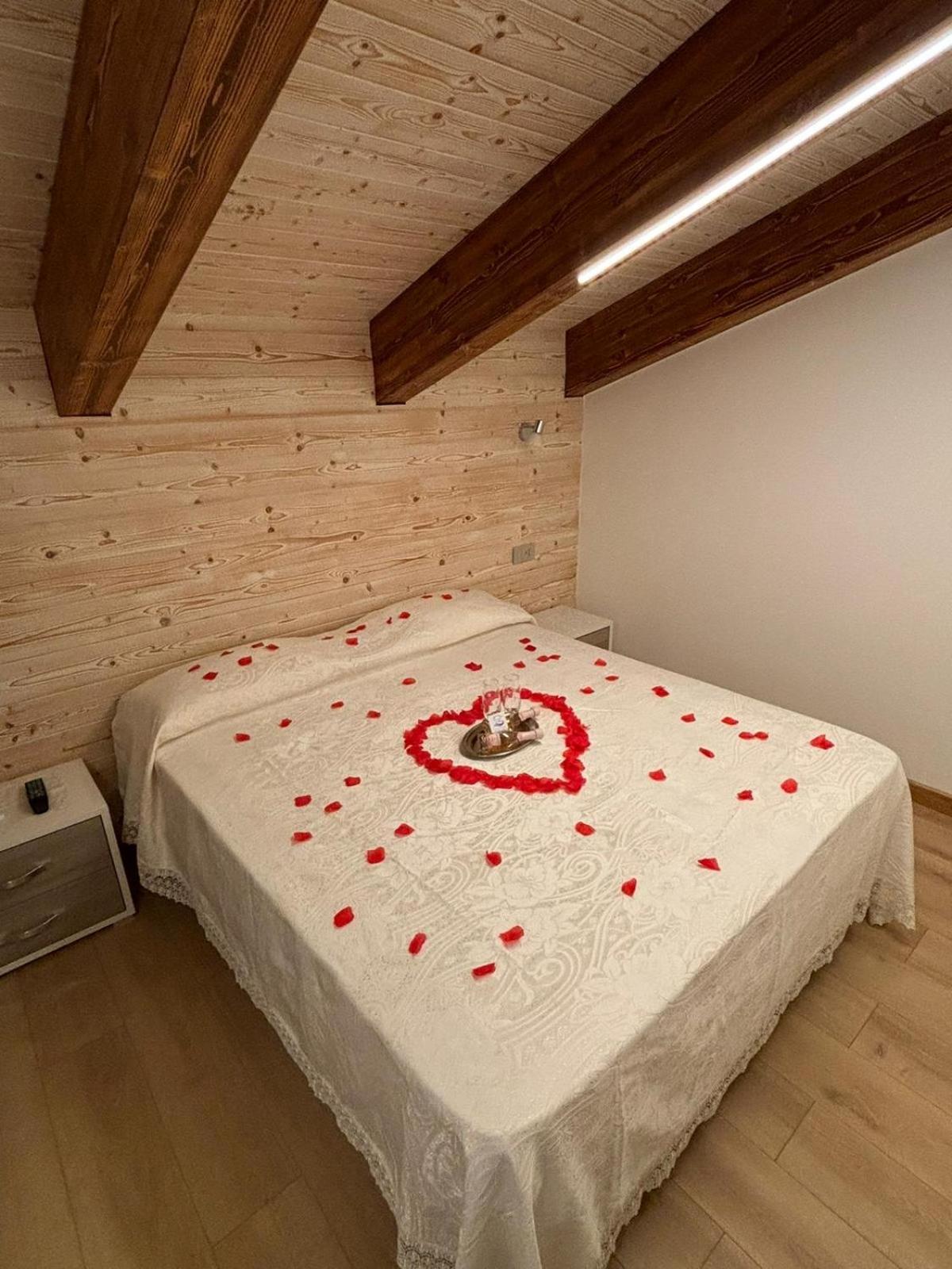 הוילה אג'רולה La Casa Di Metis מראה חיצוני תמונה