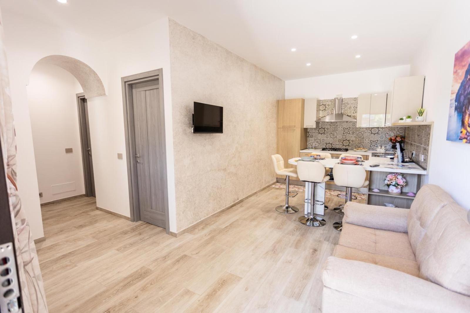 הוילה אג'רולה La Casa Di Metis מראה חיצוני תמונה
